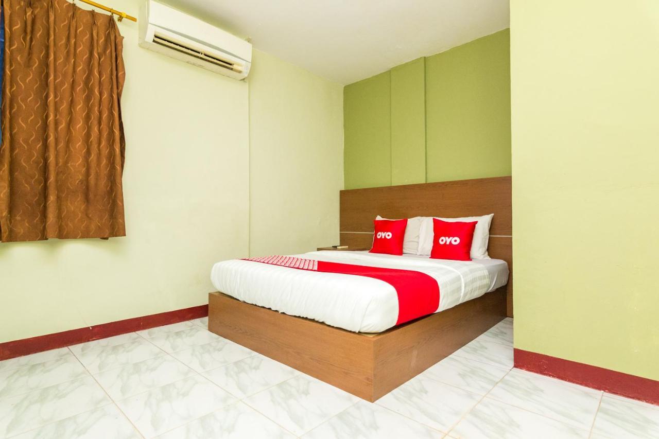 Vaccinated Staff - Oyo 1703 Terang Bintang Hotel Batam Luaran gambar
