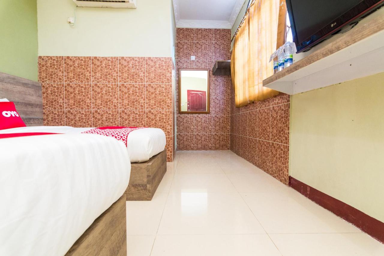 Vaccinated Staff - Oyo 1703 Terang Bintang Hotel Batam Luaran gambar