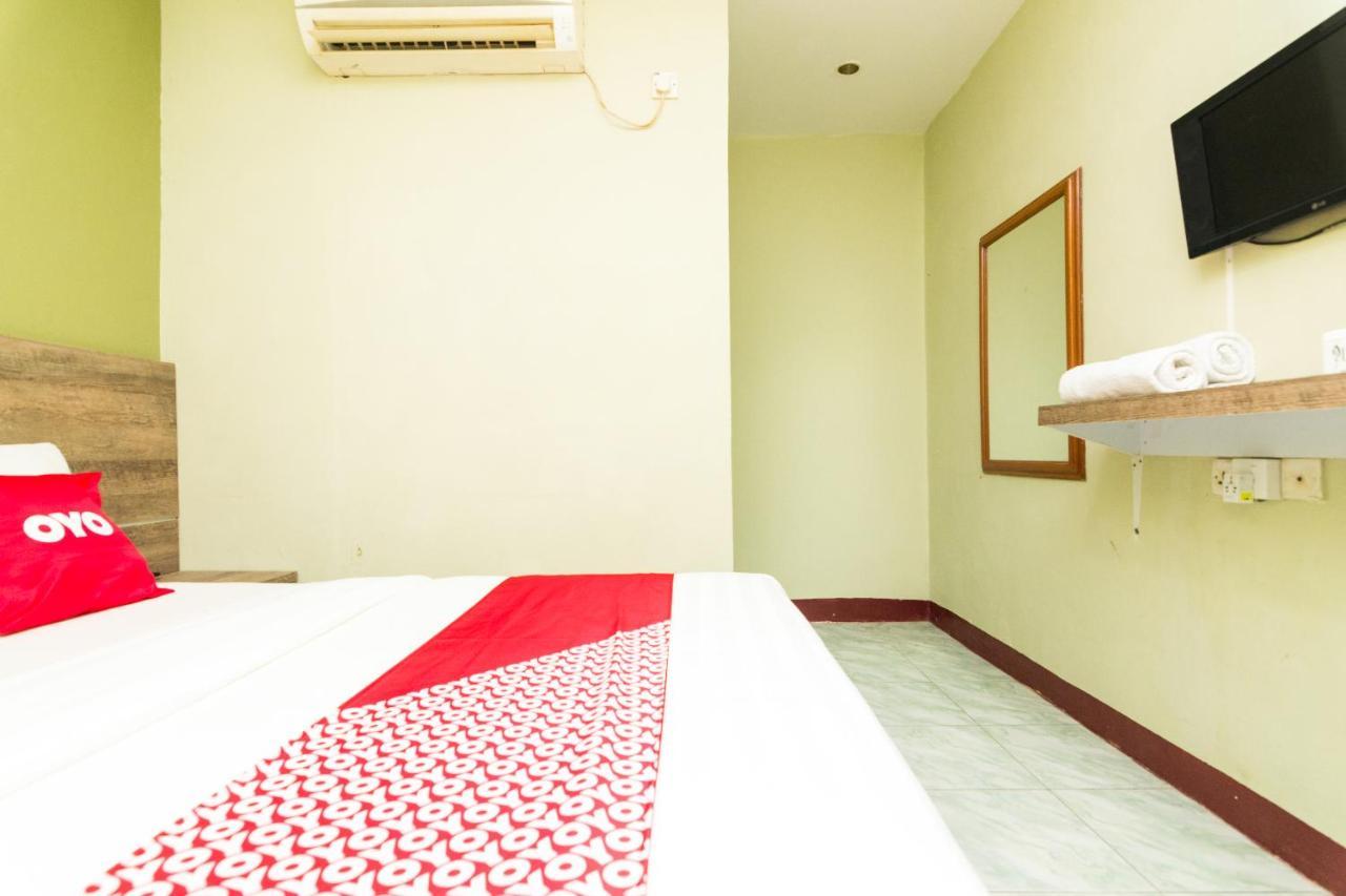 Vaccinated Staff - Oyo 1703 Terang Bintang Hotel Batam Luaran gambar