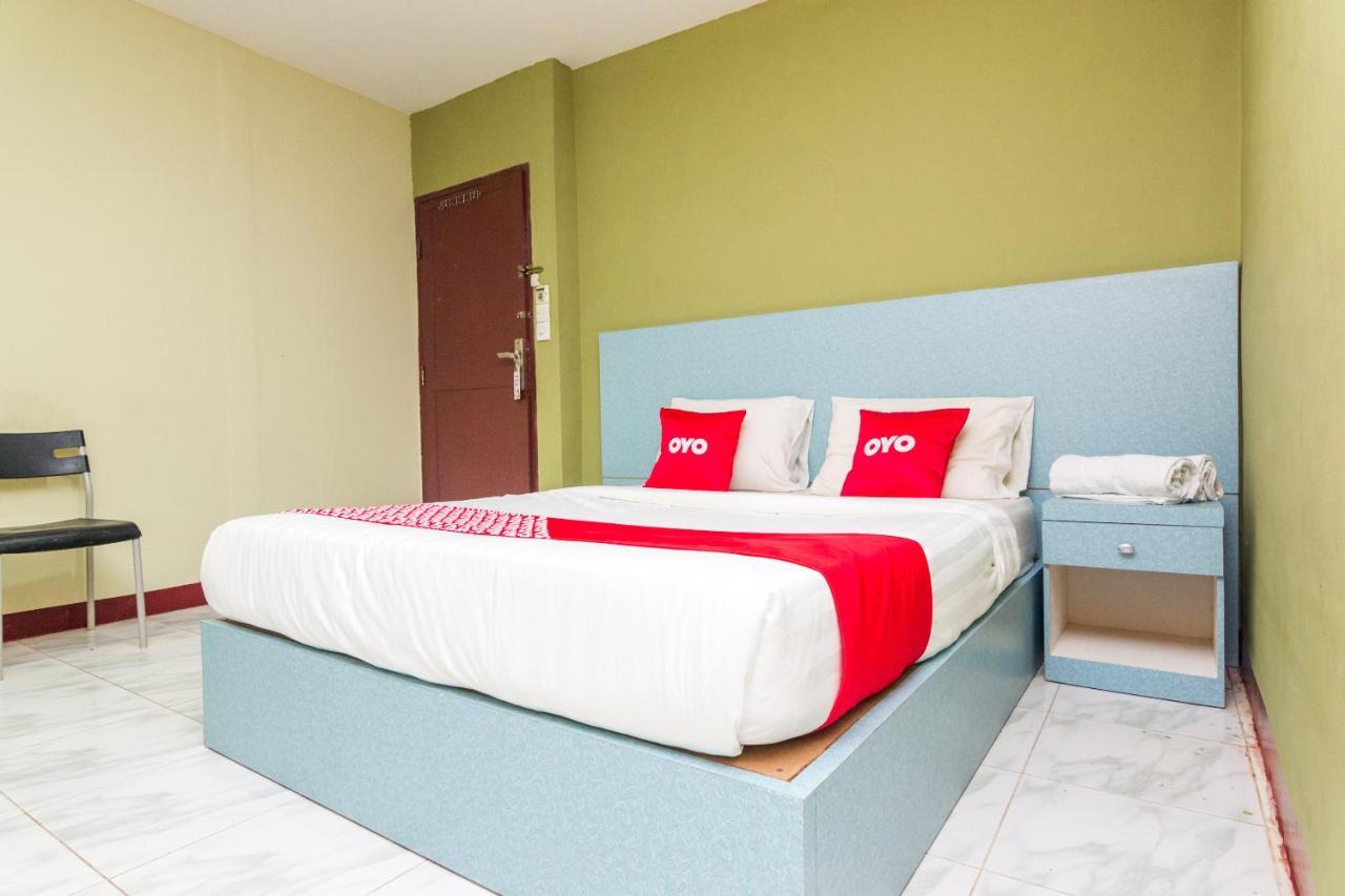 Vaccinated Staff - Oyo 1703 Terang Bintang Hotel Batam Luaran gambar